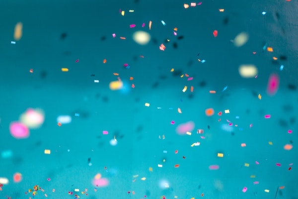 /static/media/image-confetti.67921b1124297023a080.jpg