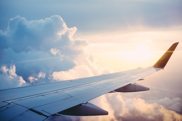/static/media/image-plane.03db115dff75876c3f3d.jpg